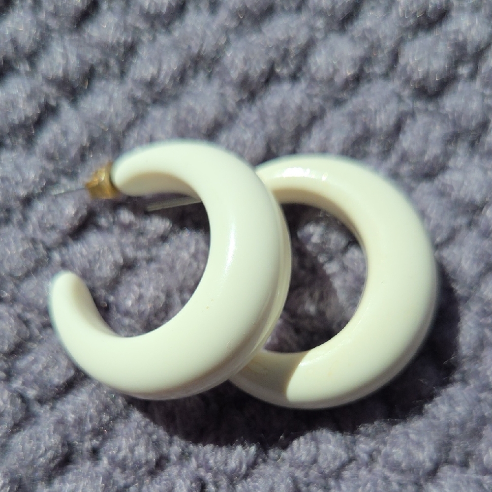 Elegant Cream Hoop Earrings